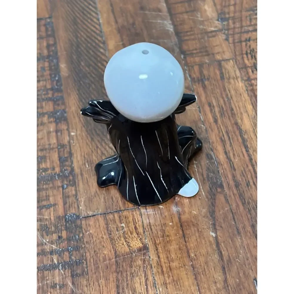 Disney Tim Burton The Nightmare Before Christmas Salt and Pepper Shakers Set